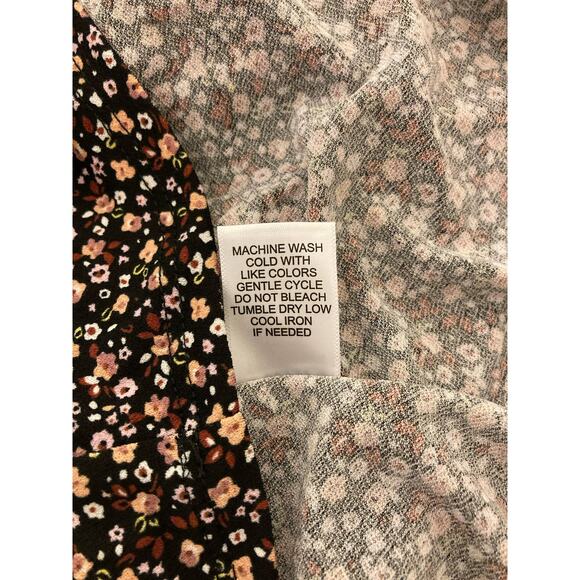 La La Land Mini Dress Medium Black Mauve Floral Print NWT Off Shoulder Empire - Picture 7 of 7